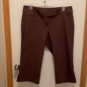 Brown capris
